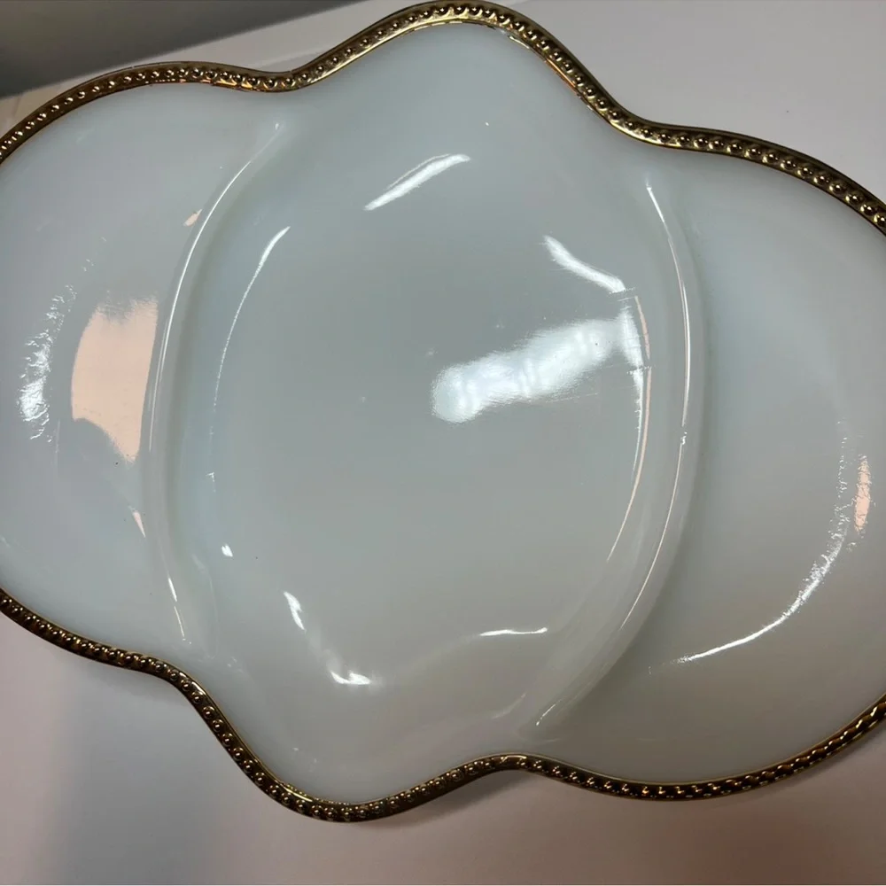 💥SALE! Vintage Fire King White Milk Glass Gold Trim Divided Serving Dish - Picture 3 of 13